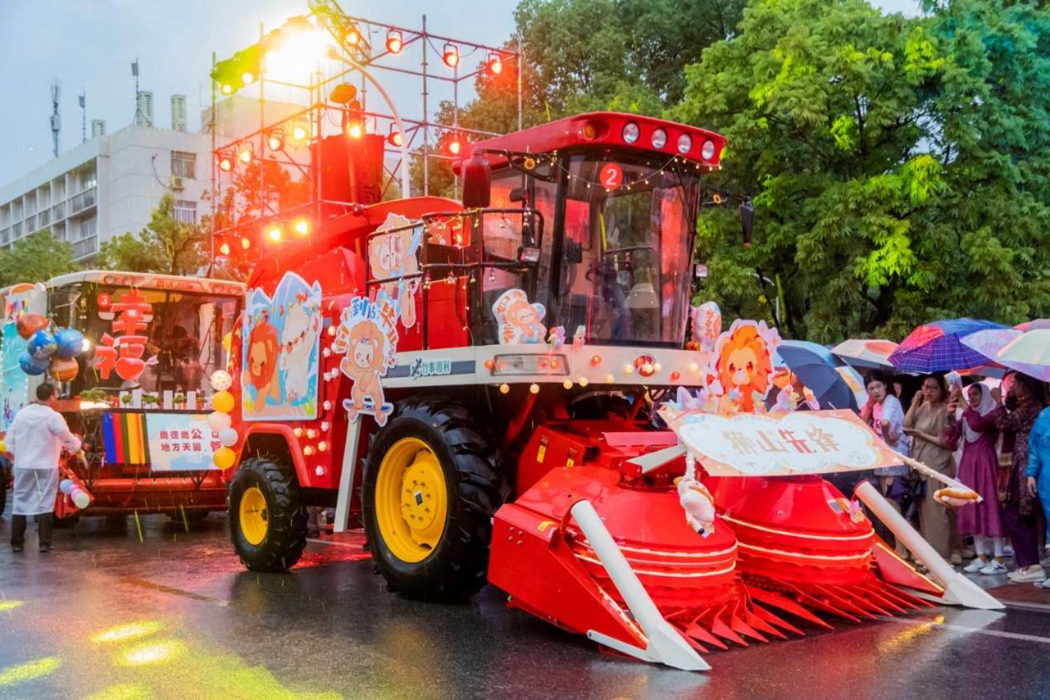 51吃瓜网
公管文法院农机。 周子睿 摄